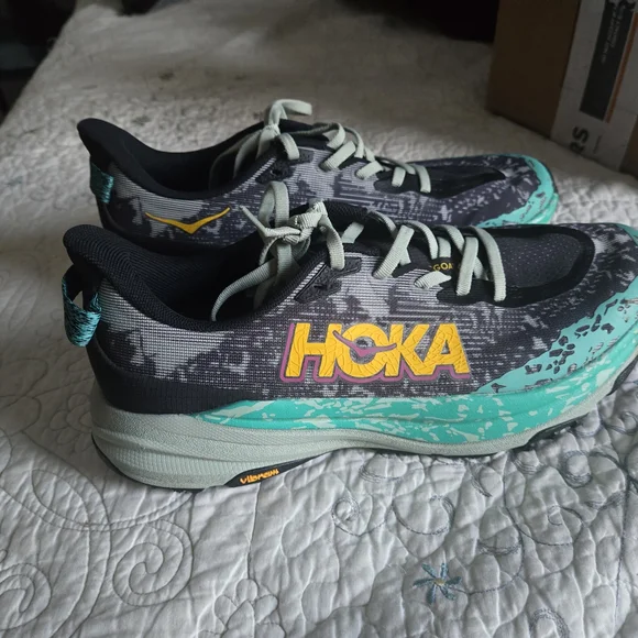 Hoka speedgoat 6 Women's 10 Like New - Picture 1 of 5